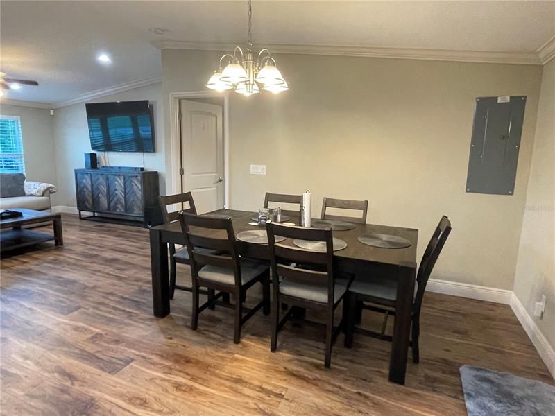 Recently Sold: $374,999 (3 beds, 2 baths, 1792 Square Feet)