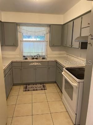 Recently Rented: $1,700 (3 beds, 2 baths, 1442 Square Feet)