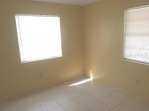 Recently Rented: $1,000 (2 beds, 1 baths, 4920 Square Feet)