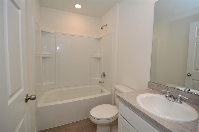最近租的: $2,300 (4 贝兹, 2 浴室, 1806 平方英尺)