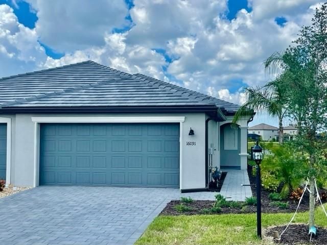 Vendido Recientemente: $385,001 (2 camas, 2 baños, 1564 Pies cuadrados)