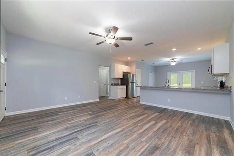 Recently Sold: $315,000 (3 beds, 2 baths, 1200 Square Feet)