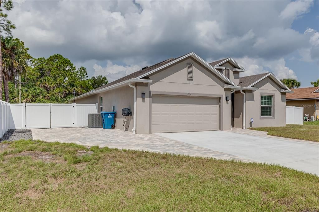 Recently Sold: $415,000 (4 beds, 2 baths, 2161 Square Feet)