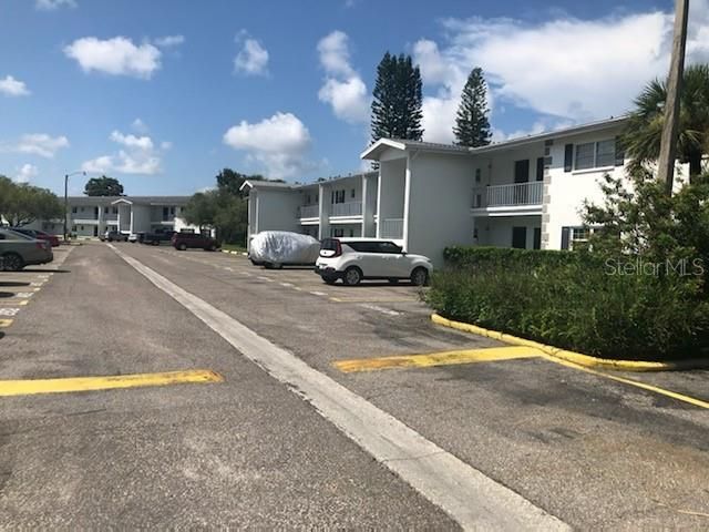 最近售出: $95,000 (1 贝兹, 1 浴室, 850 平方英尺)