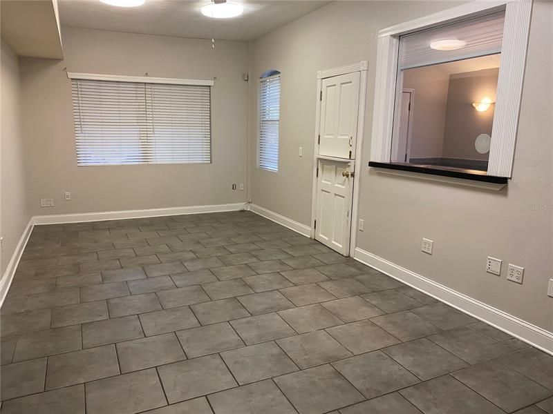 Recently Rented: $1,600 (2 beds, 1 baths, 1300 Square Feet)