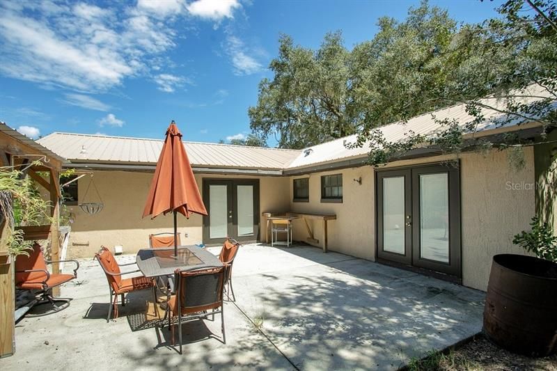 Recently Sold: $407,000 (3 beds, 2 baths, 1464 Square Feet)