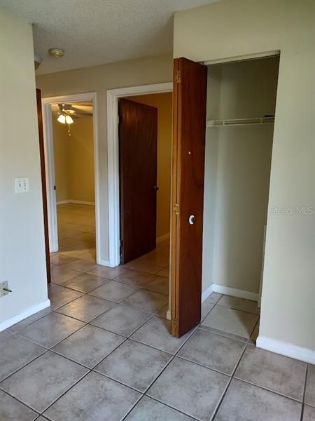 Recently Rented: $950 (2 beds, 1 baths, 808 Square Feet)