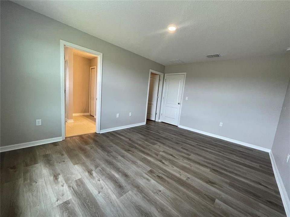 Recently Rented: $1,895 (3 beds, 2 baths, 1633 Square Feet)