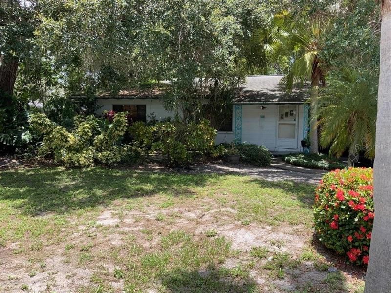 Recently Sold: $382,000 (3 beds, 1 baths, 1291 Square Feet)