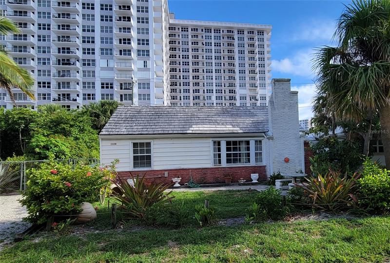 Recently Sold: $628,000 (3 beds, 2 baths, 1596 Square Feet)