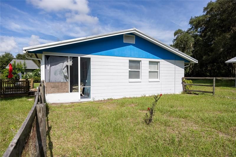 Recently Sold: $299,000 (3 beds, 1 baths, 1062 Square Feet)