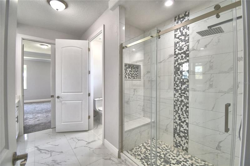 最近售出: $795,000 (5 贝兹, 3 浴室, 2500 平方英尺)