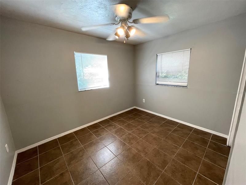 Recently Rented: $1,550 (3 beds, 2 baths, 920 Square Feet)