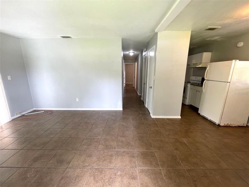 Recently Rented: $1,550 (3 beds, 2 baths, 920 Square Feet)