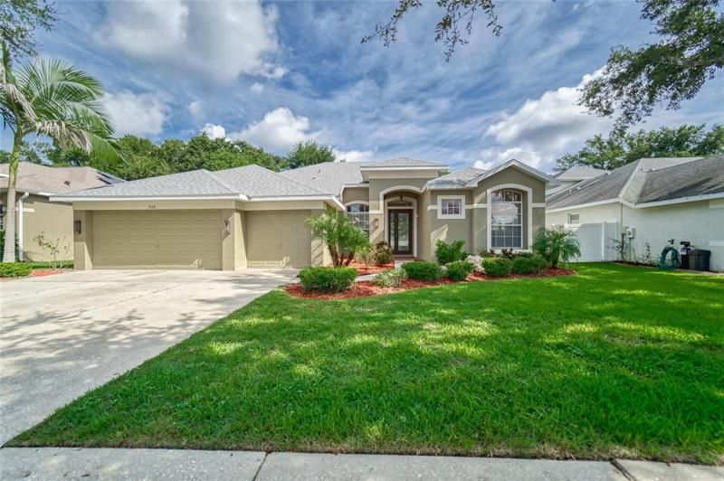 Recently Sold: $450,000 (4 beds, 3 baths, 2883 Square Feet)