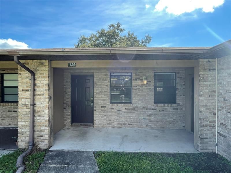 Recently Rented: $1,650 (2 beds, 2 baths, 1050 Square Feet)