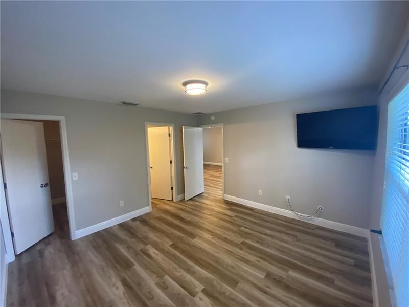 Recently Rented: $1,900 (2 beds, 2 baths, 1100 Square Feet)