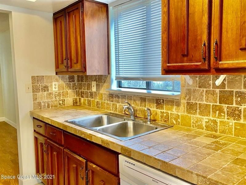 Recently Rented: $1,695 (3 beds, 2 baths, 1520 Square Feet)