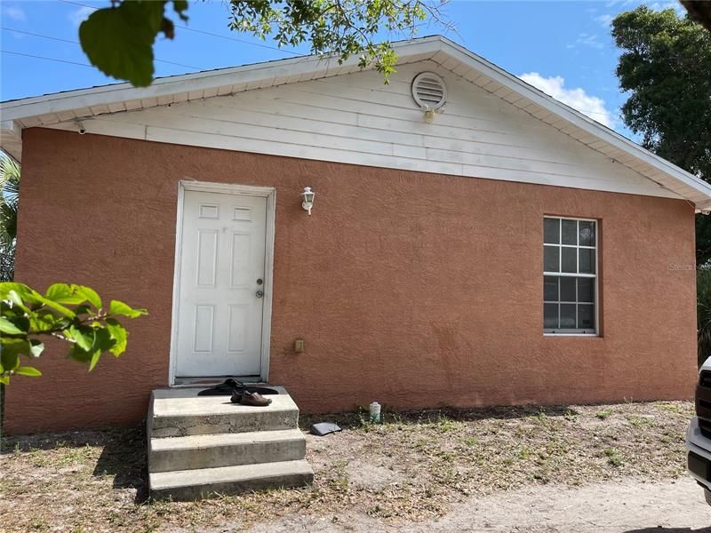 Recently Sold: $235,000 (2 beds, 2 baths, 980 Square Feet)