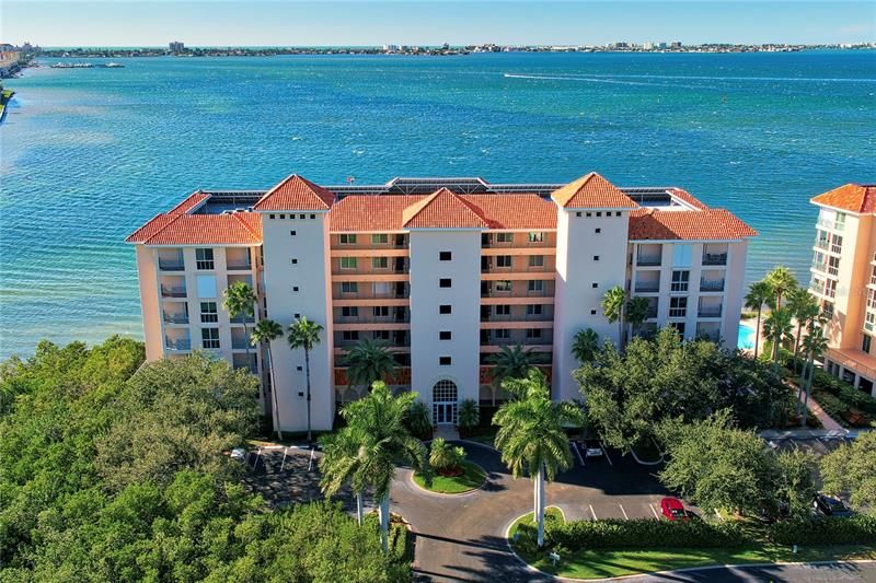 Recently Sold: $950,000 (2 beds, 2 baths, 1653 Square Feet)