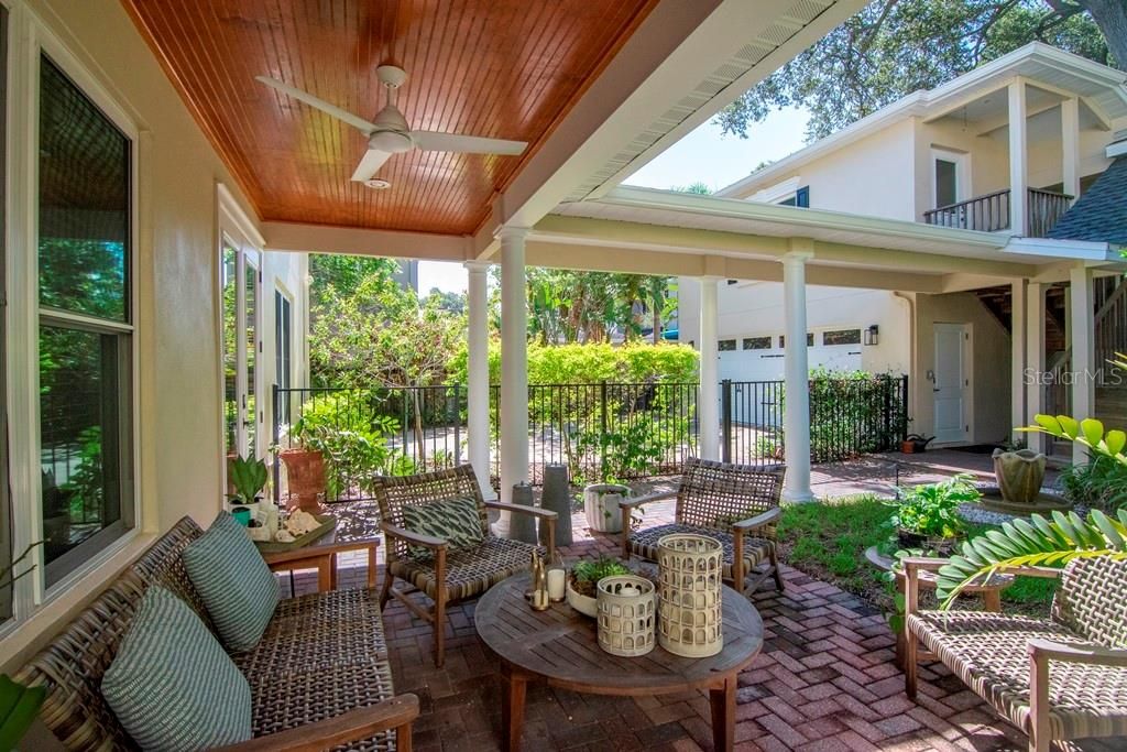 Recently Sold: $1,349,000 (5 beds, 3 baths, 3272 Square Feet)