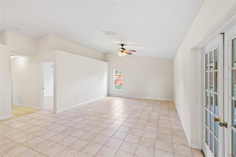 Recently Sold: $360,000 (3 beds, 2 baths, 1892 Square Feet)