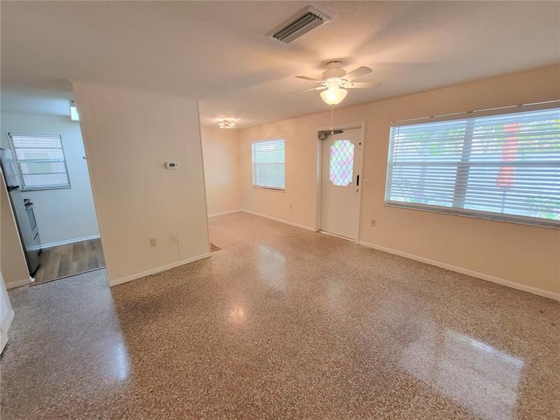 Recently Rented: $1,875 (1 beds, 1 baths, 650 Square Feet)