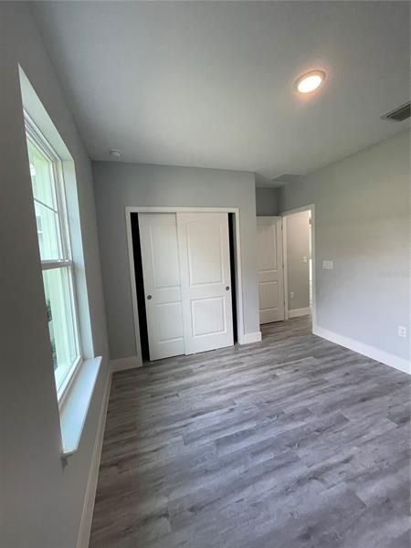 Recently Sold: $330,000 (3 beds, 2 baths, 1395 Square Feet)