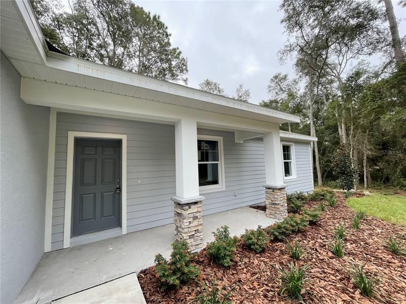 Recently Sold: $320,000 (3 beds, 2 baths, 1395 Square Feet)