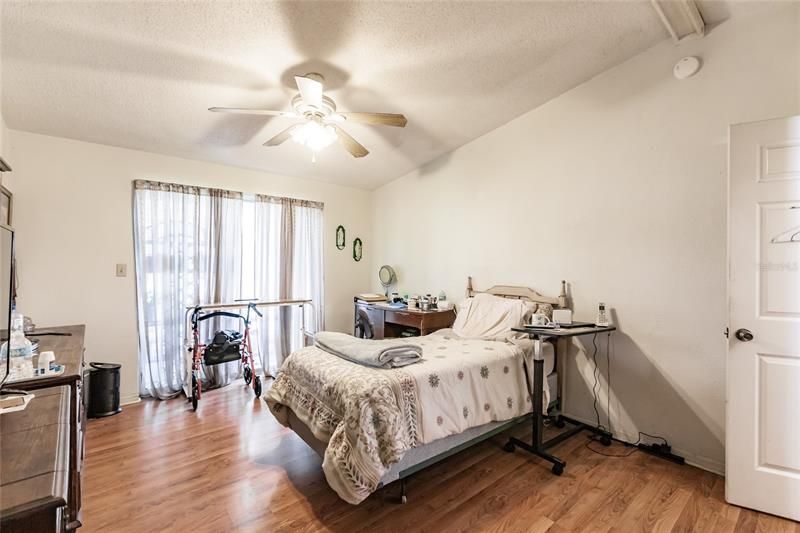 Recently Sold: $235,000 (3 beds, 2 baths, 1200 Square Feet)