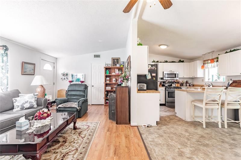 Recently Sold: $235,000 (3 beds, 2 baths, 1200 Square Feet)