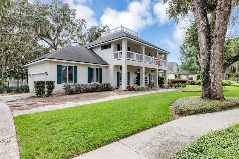 Recently Sold: $850,000 (4 beds, 3 baths, 3520 Square Feet)