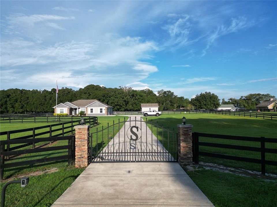 Vendido Recientemente: $799,900 (3 camas, 2 baños, 1975 Pies cuadrados)