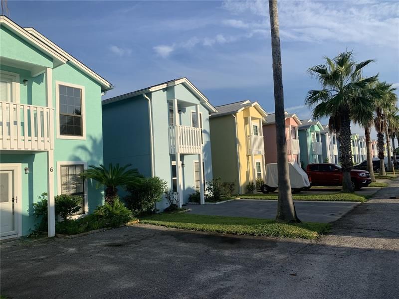 Recently Sold: $345,000 (2 beds, 2 baths, 1265 Square Feet)