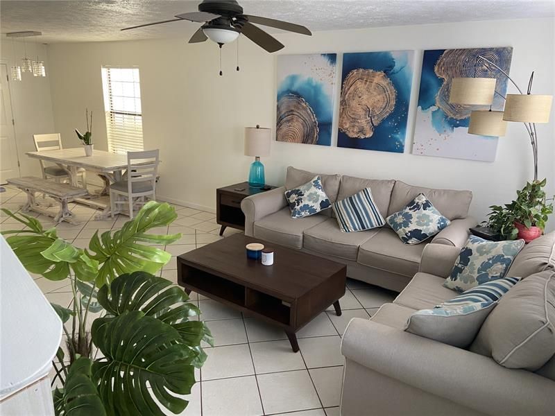 Recently Sold: $345,000 (2 beds, 2 baths, 1265 Square Feet)
