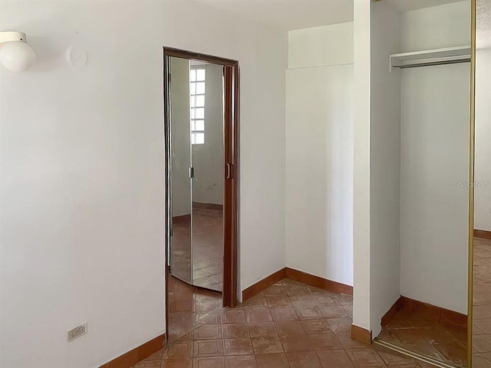 Vendido Recientemente: $90,000 (2 camas, 3 baños, 900 Pies cuadrados)