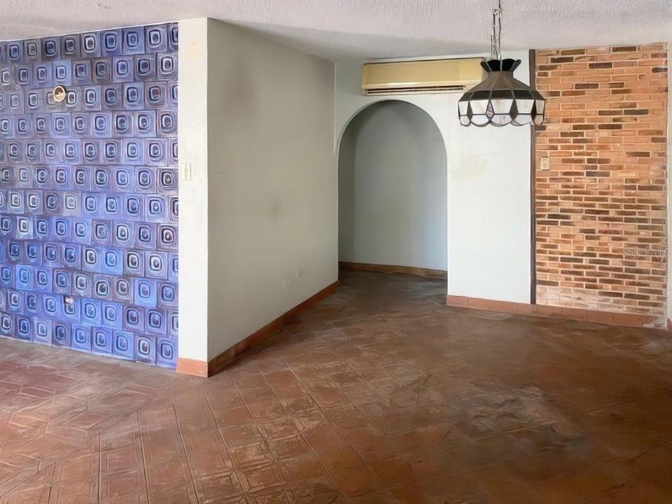 Vendido Recientemente: $90,000 (2 camas, 3 baños, 900 Pies cuadrados)