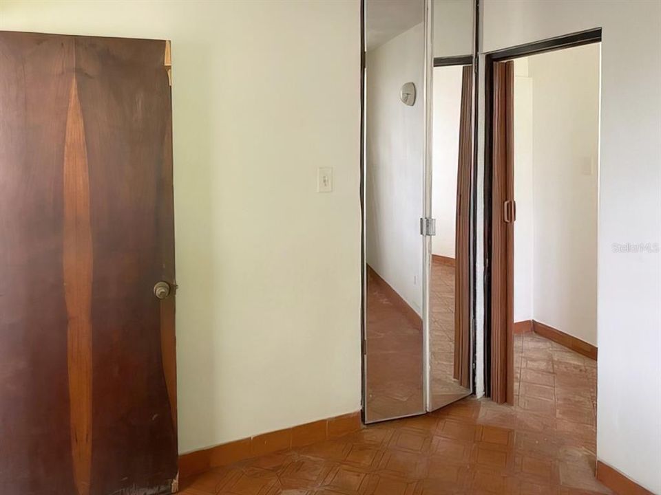 Vendido Recientemente: $90,000 (2 camas, 3 baños, 900 Pies cuadrados)