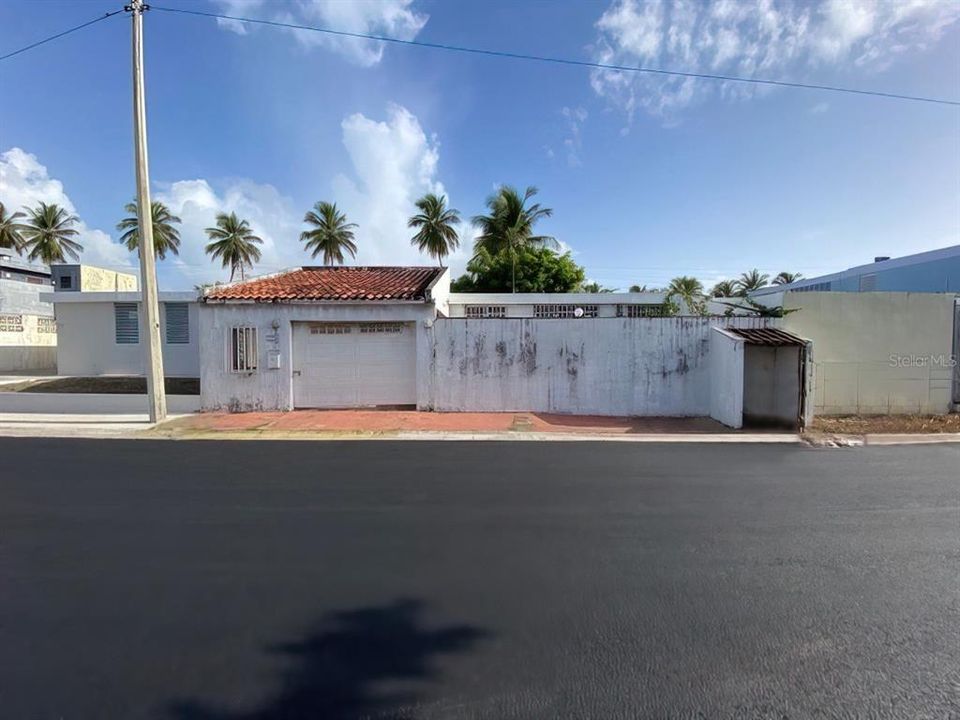 Recently Sold: $90,000 (2 beds, 3 baths, 900 Square Feet)