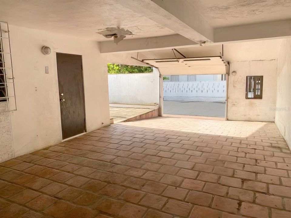 Vendido Recientemente: $90,000 (2 camas, 3 baños, 900 Pies cuadrados)