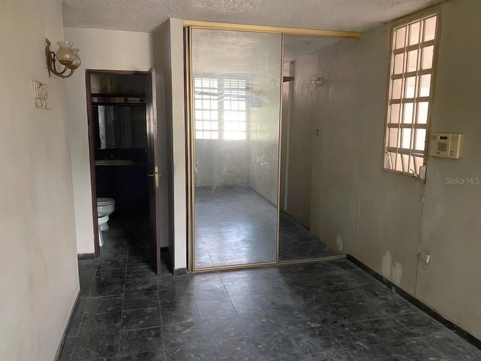 Vendido Recientemente: $90,000 (2 camas, 3 baños, 900 Pies cuadrados)