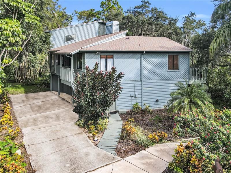 Recently Sold: $485,000 (3 beds, 2 baths, 1946 Square Feet)