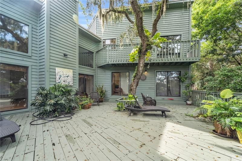 Recently Sold: $485,000 (3 beds, 2 baths, 1946 Square Feet)