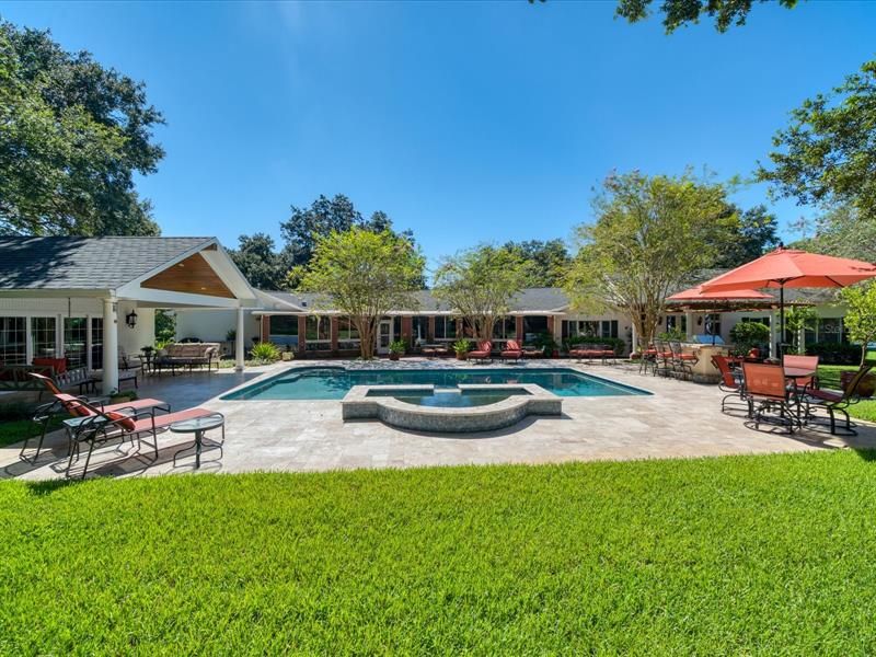 Recently Sold: $2,499,999 (5 beds, 4 baths, 5630 Square Feet)