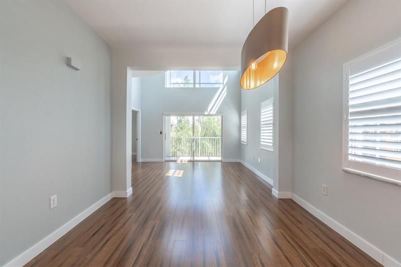 Recently Sold: $525,000 (3 beds, 3 baths, 1818 Square Feet)