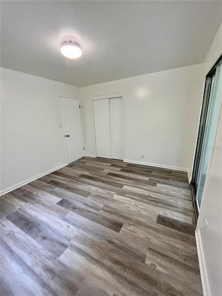 Recently Sold: $199,000 (2 beds, 1 baths, 1044 Square Feet)