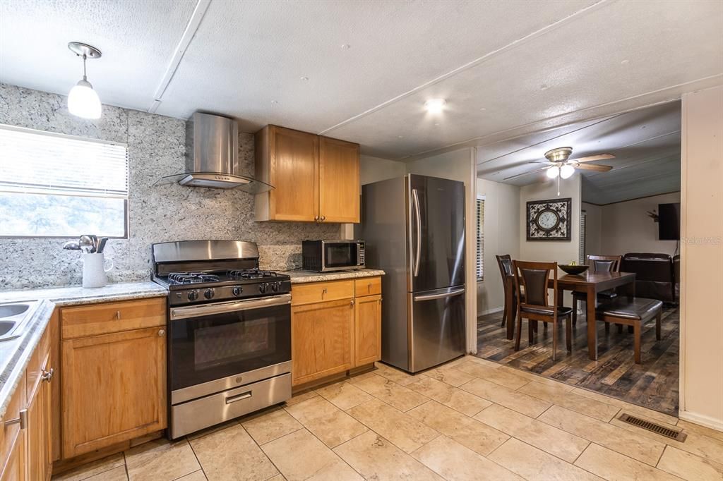 Recently Sold: $163,000 (3 beds, 2 baths, 1248 Square Feet)