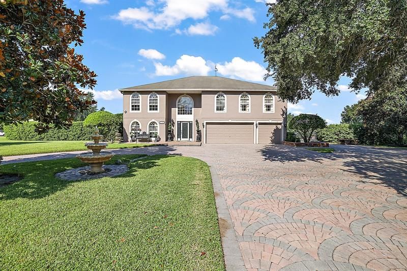 Recently Sold: $920,000 (6 beds, 4 baths, 3920 Square Feet)