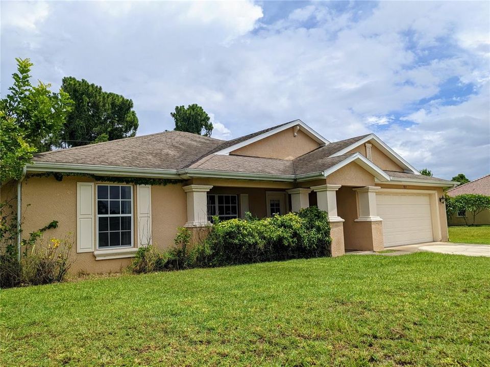 Recently Rented: $3,000 (3 beds, 2 baths, 1968 Square Feet)