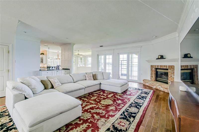 Recently Sold: $1,500,000 (4 beds, 4 baths, 4274 Square Feet)